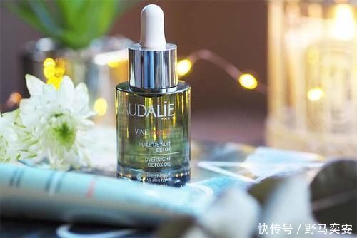 拜托,20岁女孩就别用“小棕瓶”了,这4款精华油才是真的养肤