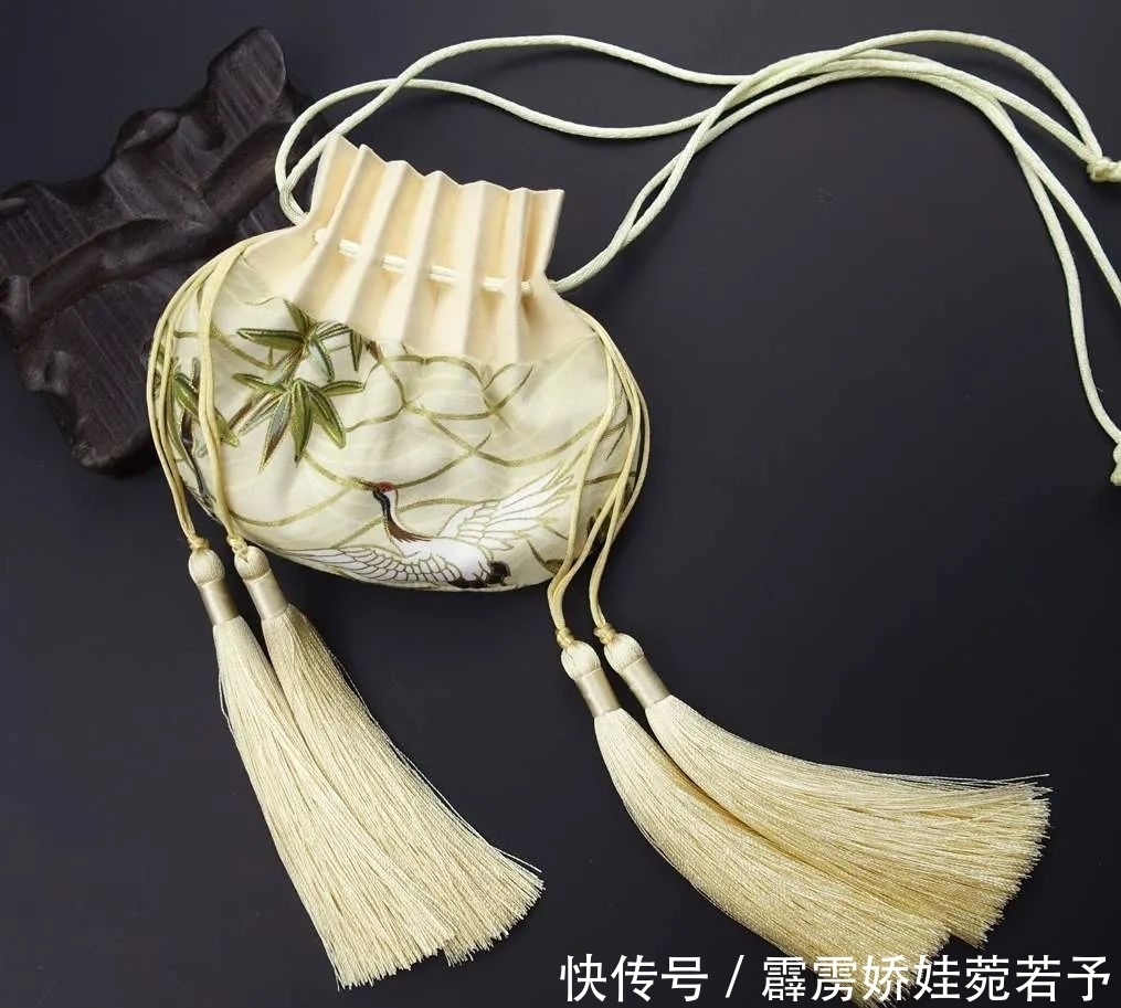 马尾|看点丨超凡脱俗的马尾荷包,让人爱不释手
