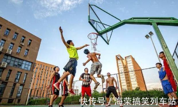 身高|双胞胎弟弟长期吃钙片,哥哥天天喝牛奶,3年后兄弟俩身高差距大