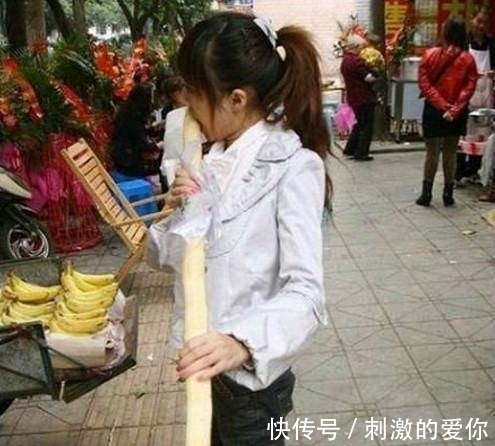 |搞笑图片幽默段子笑话:妹子你是自己在拔火罐么?很有创意哦