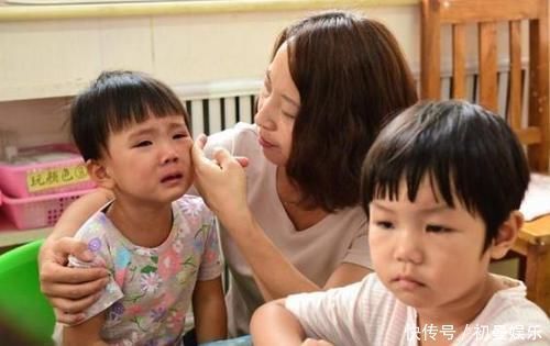 宝妈|5岁男孩带手机上学，老师怒摔手机，宝妈是谁给你的勇气摔手机