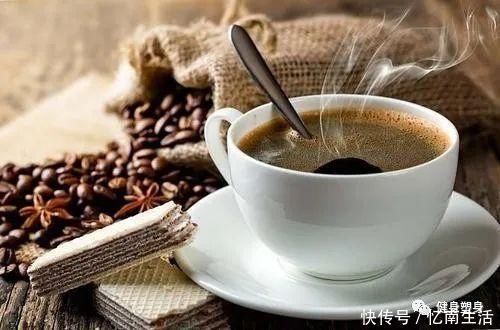 增肌|美女疯狂磨练身体,臀围胸围暴增几圈,身材粗壮有力却不失美感