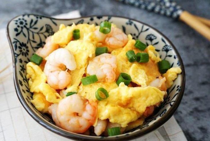 简单家常菜川味草鱼,花样香菇青菜,风味小炒鸡,虾仁炒蛋