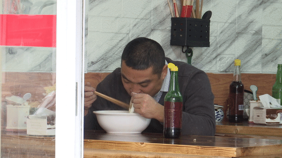  海鸿海鲜面馆|想不到！网红海鲜面馆竟藏在这样的地方