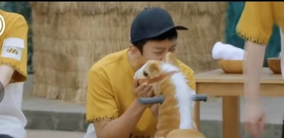 鹿晗坠马被吓成傻狍子，小马被陈赫压断气，兄弟pk玩赖最重要