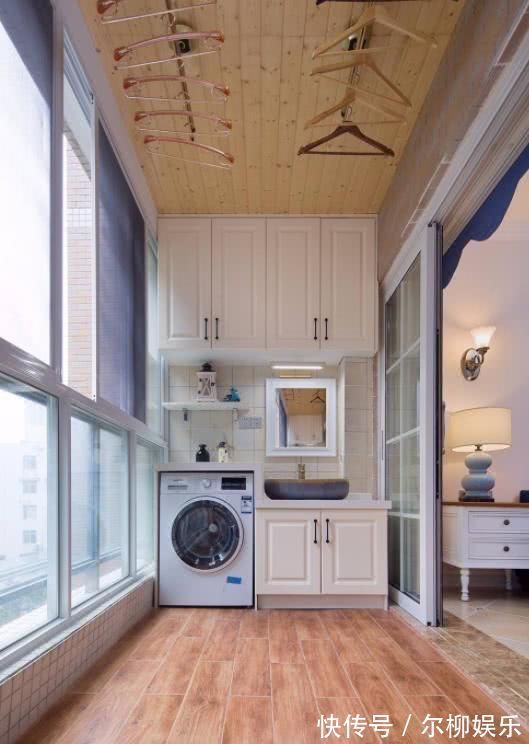 洗衣台|头一次见阳台这么装修,既可以晾衣服又能当景观台,感叹太聪明了