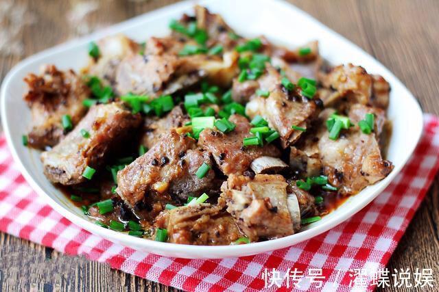 排骨的新做法，既好吃又不上火，2碗大米饭都吃不够