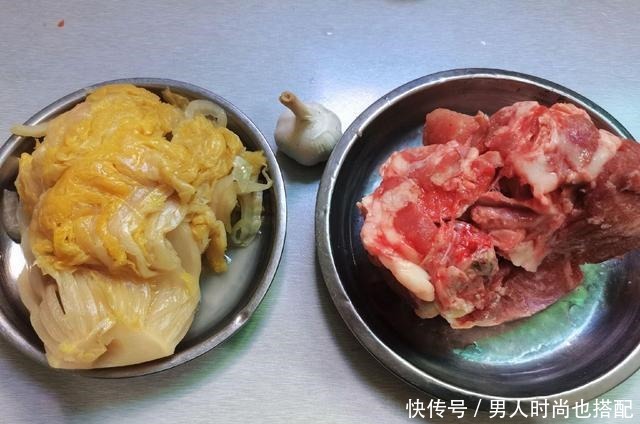 骨头|猪身上“最营养”的部位,10元一斤没人买,肉贩子自己偷留着吃