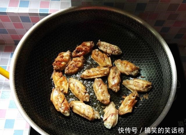 孩子最爱的菜,一周吃3回都嫌不够,简单一焖,香到连汁也不放过