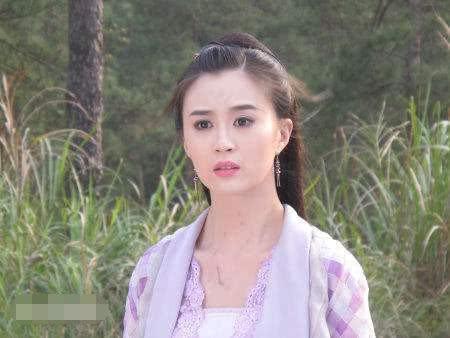 高圆圆!同样是演周芷若,其她7位都是在模仿,唯独她隔着屏幕都让人害怕