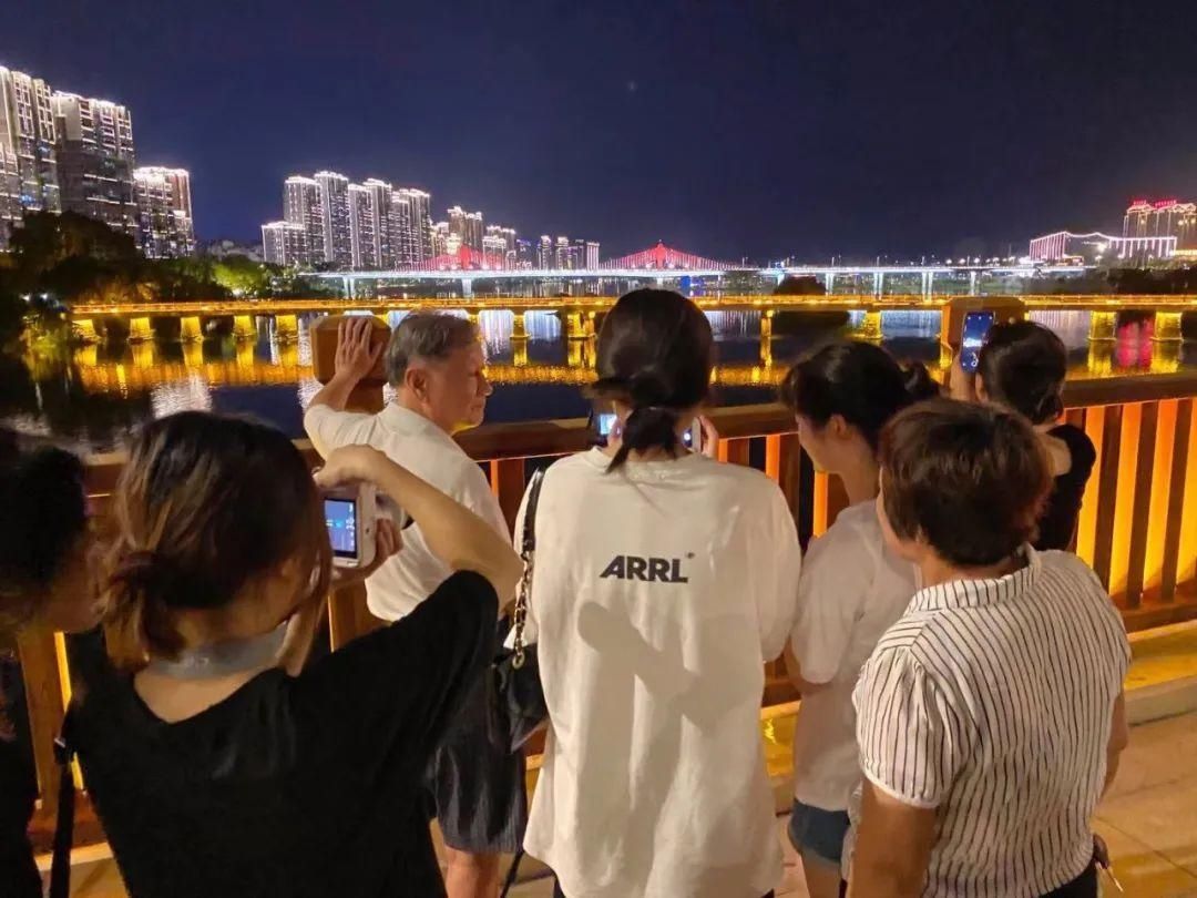 满城 “超级月全食”全程回放，漳州满城“追月人”~