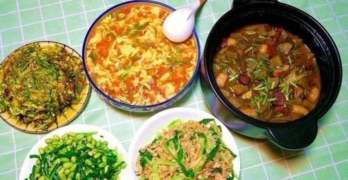 好朋友来家里玩，我做了四菜一汤，花费不到60元，孩子们吃嗨了