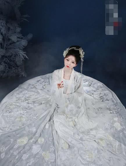 裙头|汉服萌新必备科普齐腰襦裙一片式与两片式怎么穿如何区分