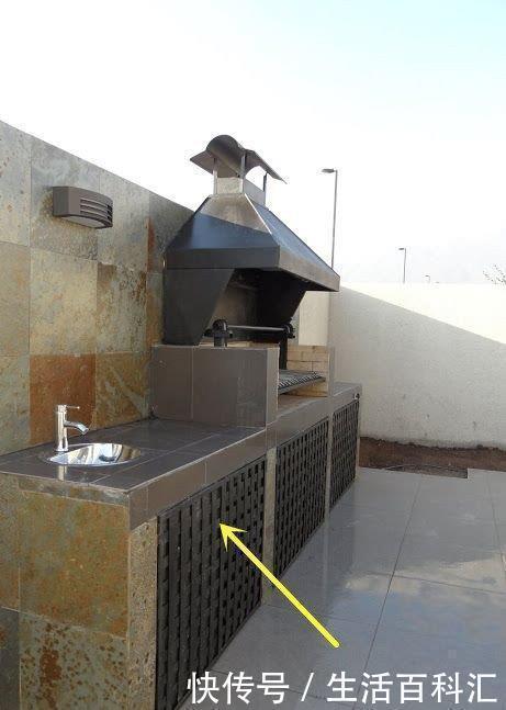 顶楼|买了顶楼,刚把阳台改成开放式厨房,物业就找上门,碍着谁家?