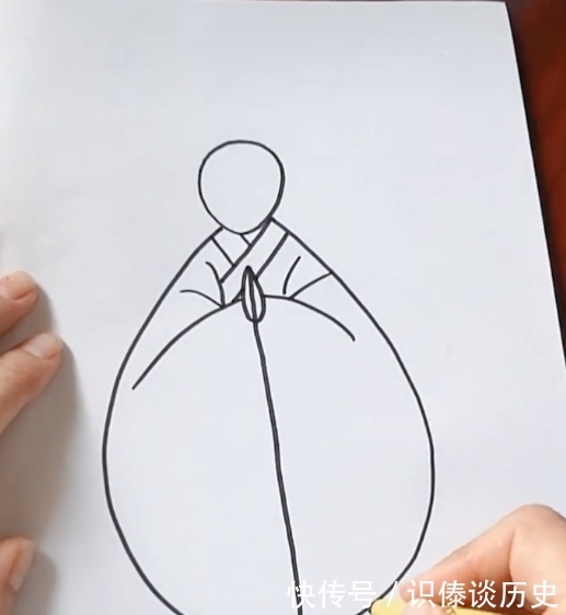 美术生作画神脑洞,开始像大白,接着是瓢虫,看到成画懵圈了