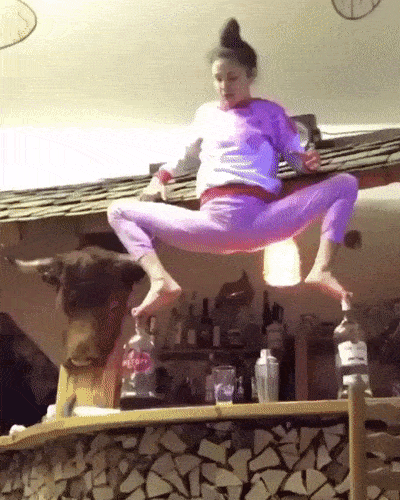 |搞笑GIF:小狗子,你被人利用了,赶紧长大看清这个世界吧