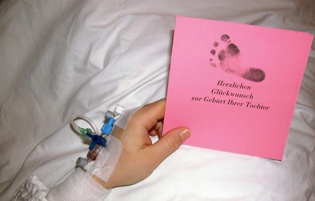 新生儿出生时,医院为何要留脚印?医生不会告诉你,但家长要知道