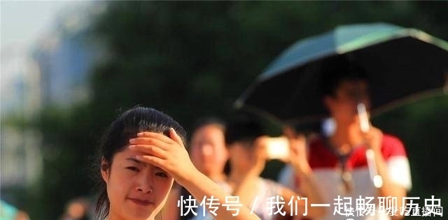 白皙|皮肤“暗黄”的女生,每天坚持做这3件事,会让你的皮肤更白皙