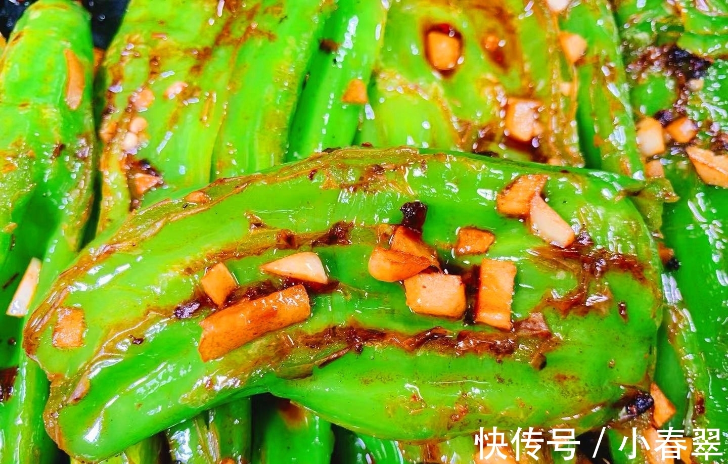 青椒蒂|做虎皮青椒，先放青椒是大错特错！少了1步，难怪不起皮不入味