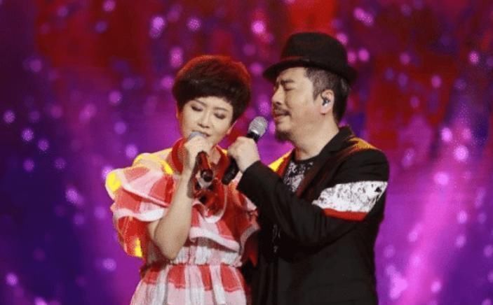 家底 以为自己很出名,豁出去家底在鸟巢开演唱会,结果赔了个底朝天