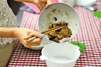 妈妈|母子吃早餐时,服务员说了一句:这妈妈老了就等着被送养老院吧