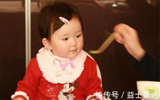 植物油|宝宝多大可以吃油?孩子到了这个年龄,该给宝宝“加油”了