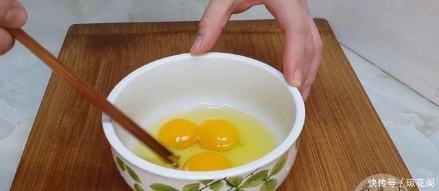 面团|面粉别炸油条了，教你这样做，比烤的简单，比面包香，孩子都爱吃