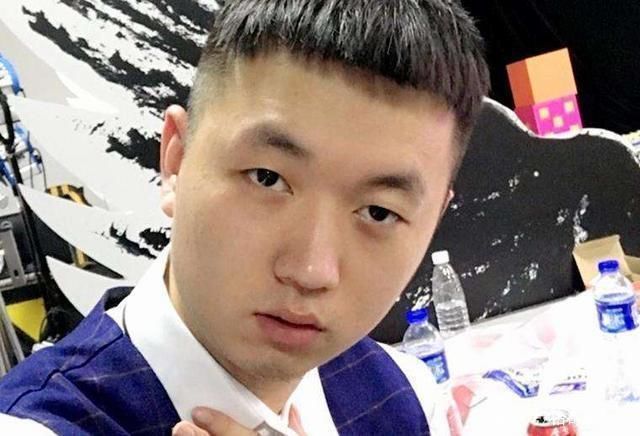 药水哥和一龙再度碰撞？药水哥竟惨被按在地上打！