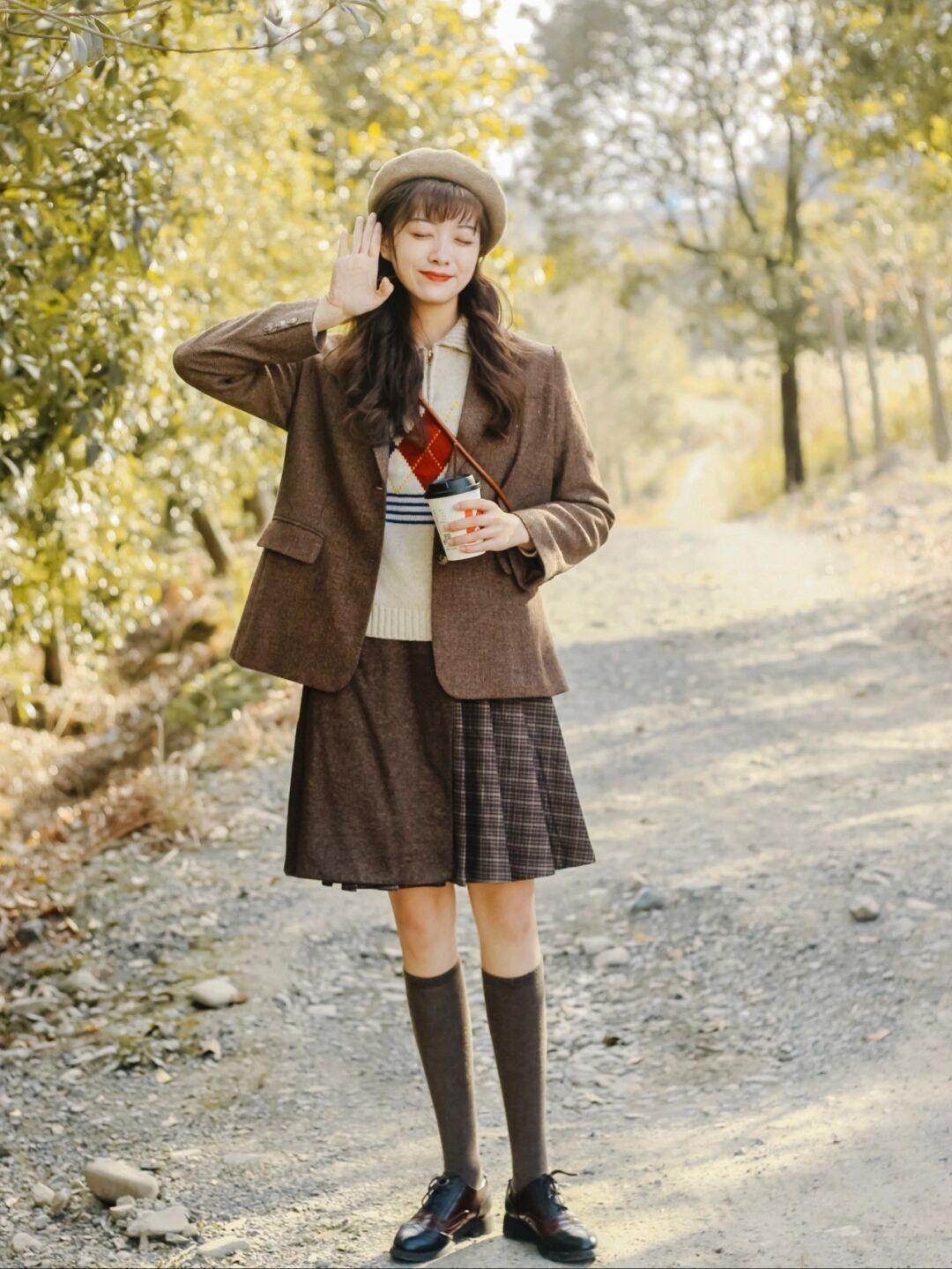 黄黑皮|冬天职场通勤怎么穿?看看这些干练利落的“西装”搭配,时髦精致