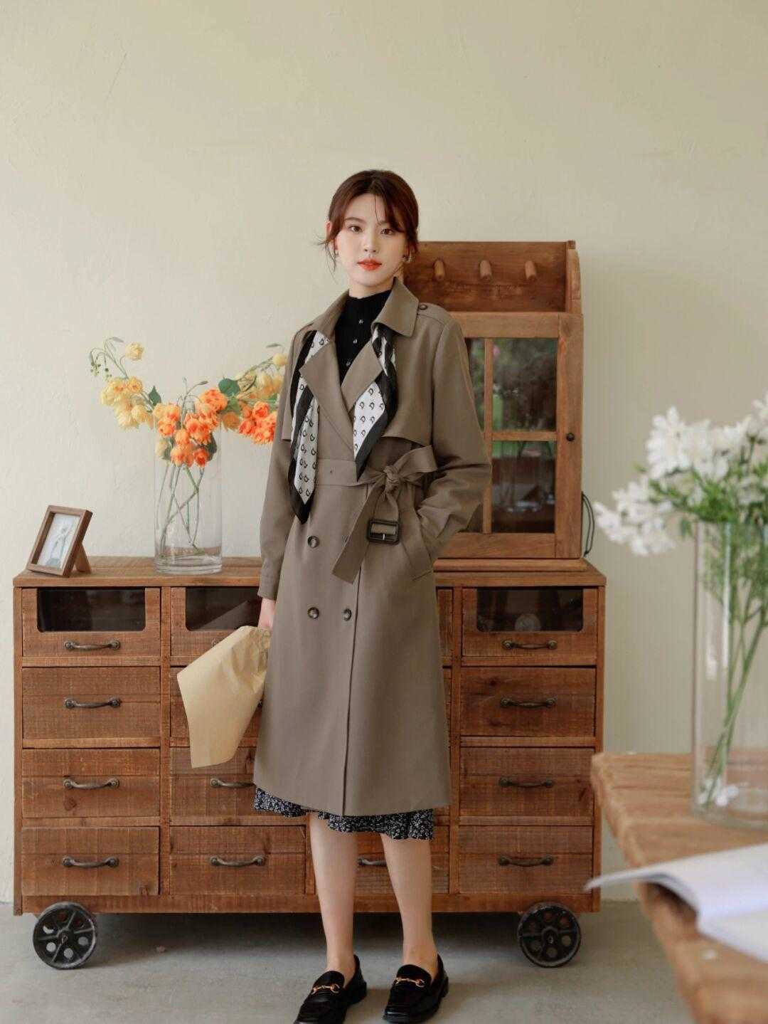 穿搭|秋天风头不减的风衣，里面搭配这几款，时髦又百搭