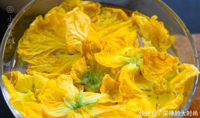 初秋,碰到这菜别舍不得摘,和鸡蛋是绝配,酥脆鲜香,吃着特解馋