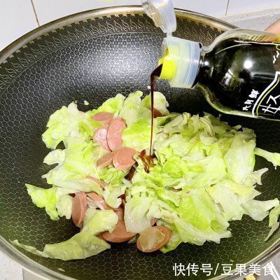 包菜|快手简单，美味下饭的火腿炒包菜，一学就会