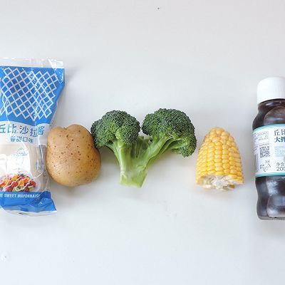 西兰花玉米土豆沙拉