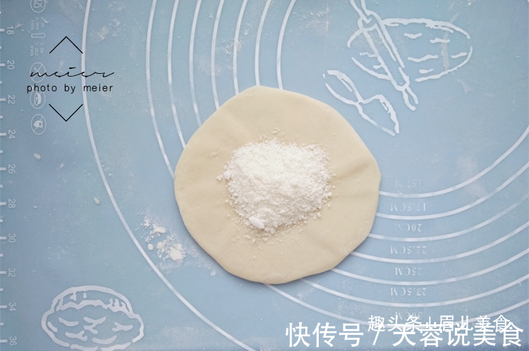 不用发面的小饼，依然柔软，翻来覆去吃了几十年，就是吃不腻！