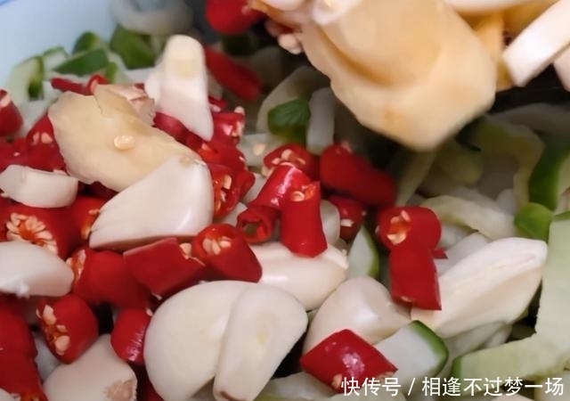 无水无油|腌萝卜条的家常做法,简单易学,酸甜口味,超级下饭