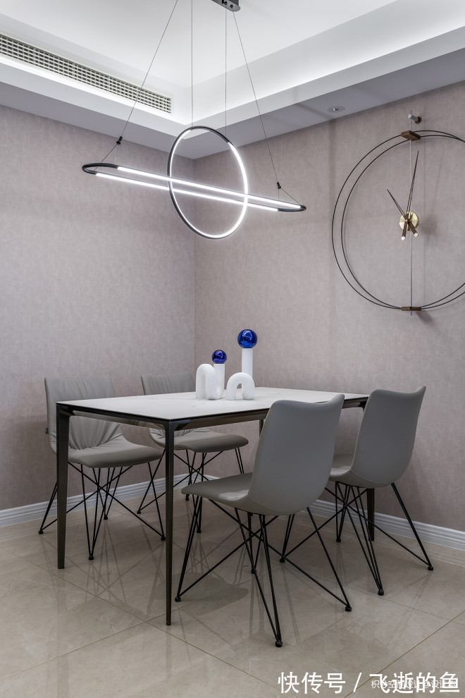 透明柜|123㎡入户透明柜面+亲子墙,超温馨!