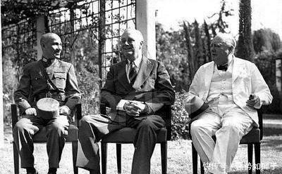 没好气|抗战时,蒋介石和美国人好,为何对英国人没好气色?因为她!