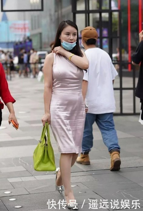核心|“胯大肩宽”如何应对?找准穿搭的核心点,瞬间扭转颓势!
