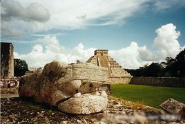 墨西哥!墨西哥发现两条龙,距今已有3000余年,印第安人真是殷商遗民