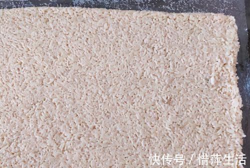 吃法|电饼铛别总烙饼了，教你1个创新吃法，当作小零嘴，香脆更省事