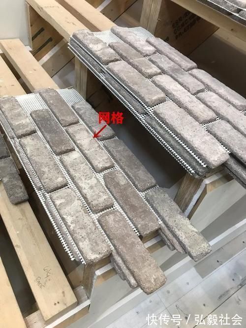 红砖|院子铺红砖不急着打水泥,先铺一层钢丝网,施工快速,2小时完工