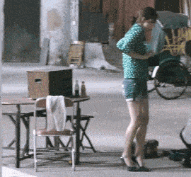 |搞笑GIF趣图:很霸气,很个性的老板啊