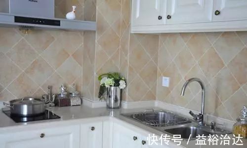 不锈钢|橱柜台面选不锈钢还是石英石?还好我家没错,不然肯定天天烦