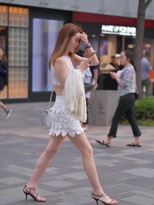 小姐姐|气质小姐姐丰神冶丽,仙气飘飘,时尚甜美