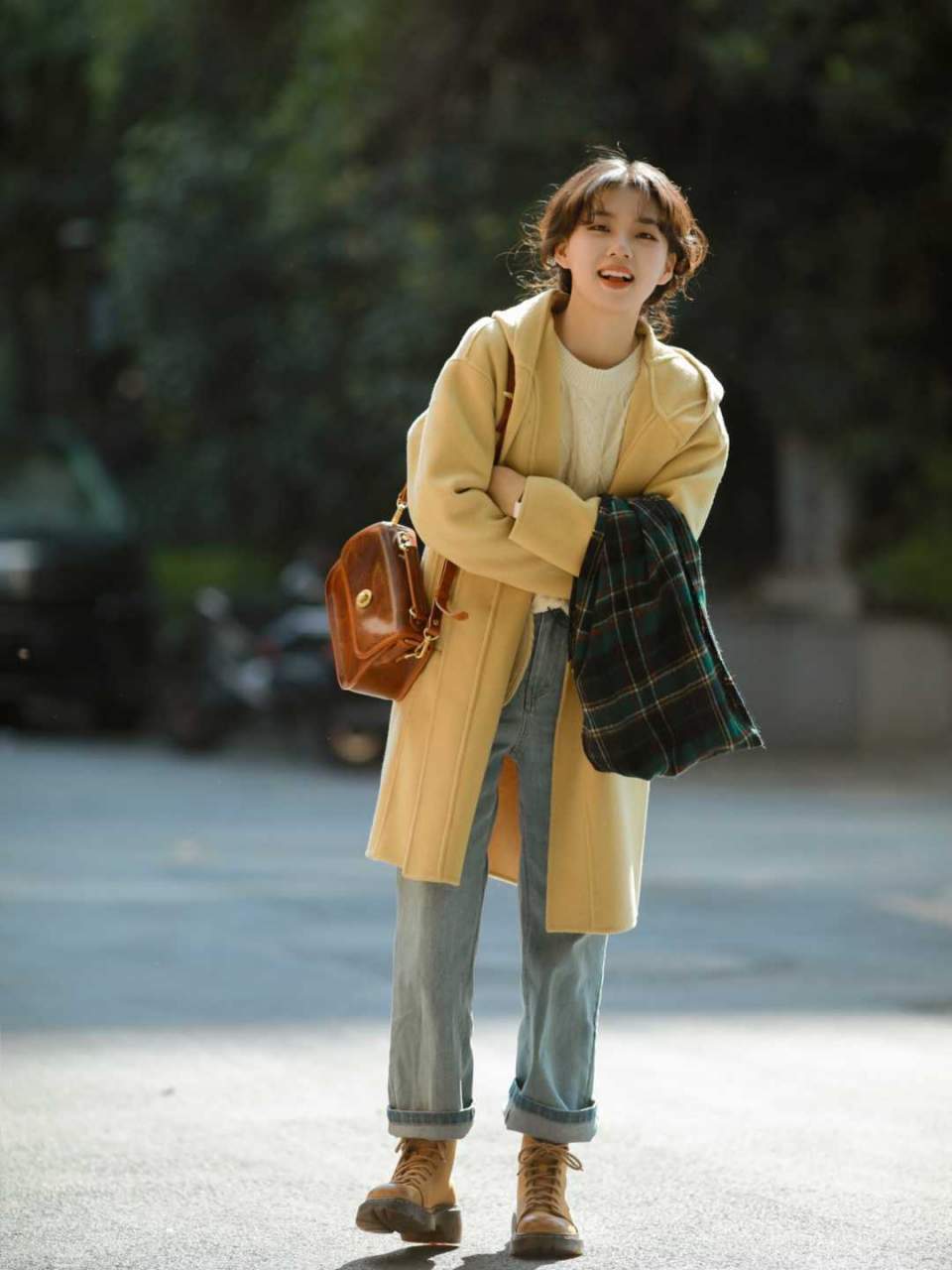 咖色|小个子女生不露腿穿搭法来喽!又美又可爱,软糯效果真的超减龄