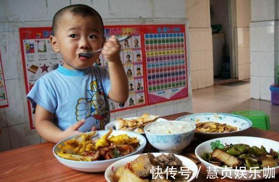 积食|奶奶带娃3年,孩子从未积食,少吃2种饭,多做2事,强脾长大个