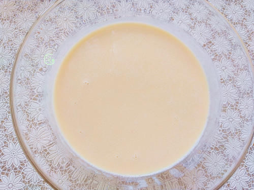 想吃蛋糕在家做，不用烤箱，简单实惠，60块钱能做两个，好看好吃