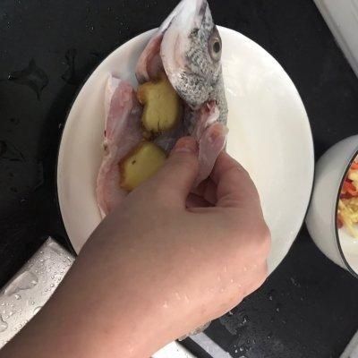 饭店大厨说漏嘴的秘密，清蒸鱼这样做才好吃