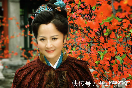 贾母&红楼梦:林黛玉和薛宝钗的差别有多大?比一比两个亲妈就知道了!