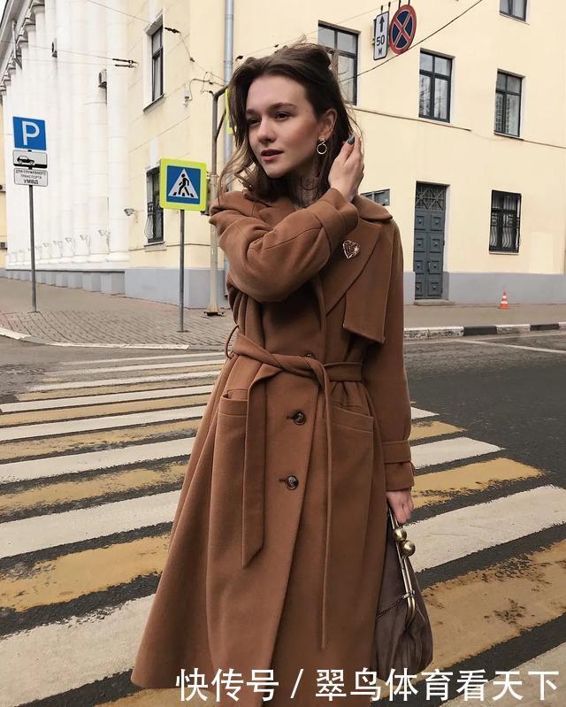 小个子别乱穿大衣,这位身高155博主就很厉害,照穿显高还时髦
